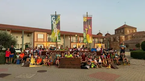 Todos los participantes posando en Corral