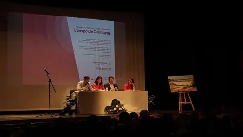 De izquierda a derecha, Pel&aacute;ez, Pelayo, Triguero y Fern&aacute;ndez inauguran el congreso