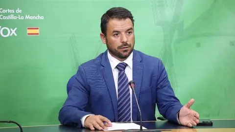 El portavoz del grupo parlamentario Vox en las Cortes de Castilla-La Mancha, Iv&aacute;n S&aacute;nchez