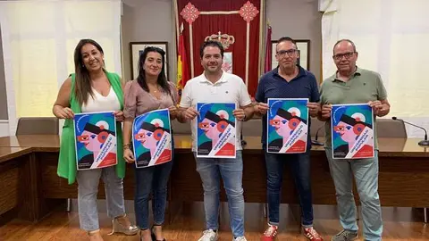 Los concejales del Equipo de Gobierno del Ayuntamiento de Pozuelo de Calatrava presentan la nueva programaci&oacute;n de la Universidad Popular
