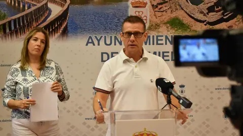 Mari Cruces Pozuelo y Jos&eacute; Luis Calvo