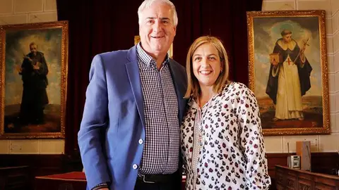 Jos&eacute; Lozano y Noelia Guarnizo tras jurar su cargo ayer tarde