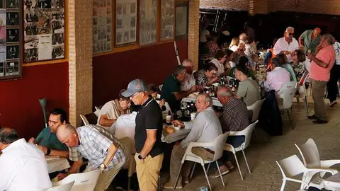 Una de las zonas que se habilitaron para disfrutar de la convivencia gastron&oacute;mica