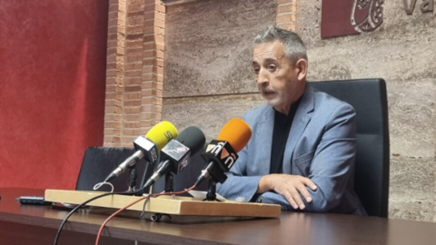 El alcalde de Valdepe&ntilde;as, Jes&uacute;s Mart&iacute;n