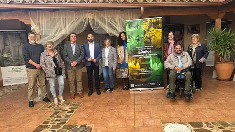 Participantes en el acto inaugural de la muestra