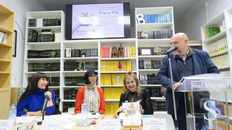 Teresa S&aacute;nchez Ruiz, Paty Li&ntilde;&aacute;n, Nery Santos y de pie, Basilio Rodr&iacute;guez Ca&ntilde;ada