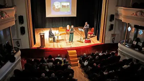 Panor&aacute;mica del Teatro, durante el evento de ayer noche