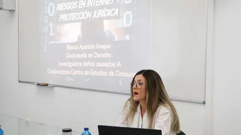 Blanca Aparicio Araque, durante su exposici&oacute;n