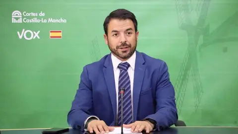 El portavoz del Grupo Parlamentario Vox en las Cortes de Castilla-La Mancha, Iv&aacute;n S&aacute;nchez