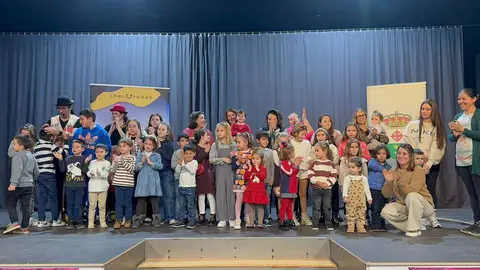 Foto de familia del encuentro solidario
