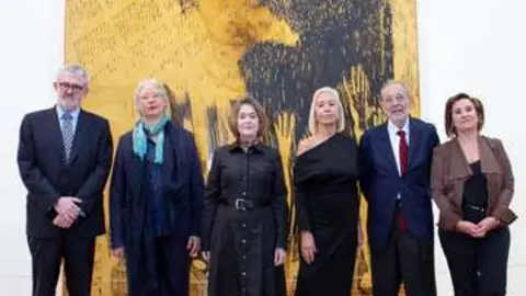 De izquierda a derecha: Miguel Falomir, Director Museo Nacional del Prado; Anna Polke, hija del artista; Marta Rivera de la Cruz, Concejala de Cultura del Ayuntamiento de Madrid; Gloria Moure, Comisaria de la exposici&oacute;n; Javier Solana, Presidente del Real Patronato del Museo Nacional del Prado, y Gemma Mu&ntilde;oz, Adjunta a la Secretaria general de la Fundaci&oacute;n Amigos del Museo del Prado, durante la presentaci&oacute;n