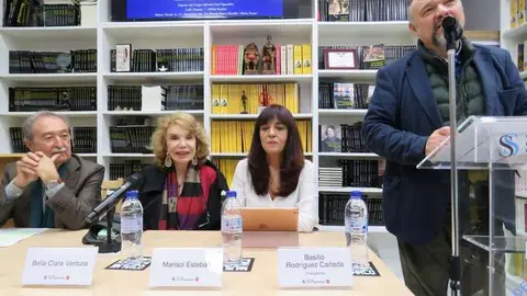 Jos&eacute; Luis Mar&iacute;n Aranda; Bella Clara Ventura; Marisol Esteban y de pie, Basilio Rodr&iacute;guez Ca&ntilde;ada