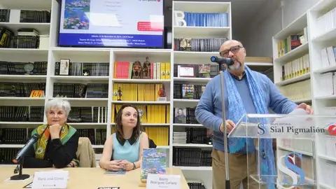Adelaida Porras, Mar&iacute;a Jos&eacute; Cort&eacute;s y de pie, Basilio Rodr&iacute;guez Ca&ntilde;ada
