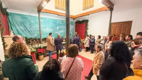 Los vecinos y visitantes disfrutan del Bel&eacute;n Municipal