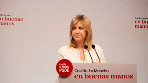 La portavoz del grupo socialista en las Cortes regionales, Ana Isabel Abeng&oacute;zar