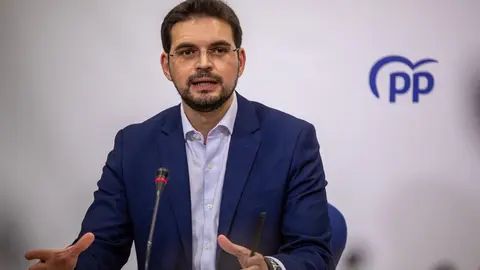 El portavoz parlamentario adjunto del Partido Popular de Castilla-La Mancha, Santiago Serrano