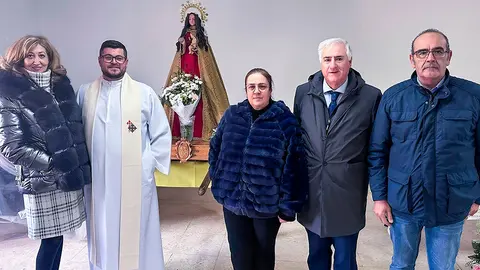 Autoridades, este domingo junto a la Virgen de las Candelas en La Bienvenida