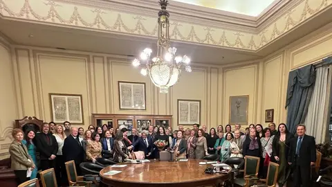 Asistentes al acto en el Sal&oacute;n Torito del Real Casino de Madrid