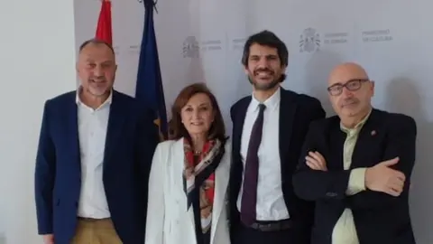 Marcelo L&oacute;pez Pozzobón (Presidente de Carpe Diem), Mar&iacute;a del Carmen Aranda (Vicepresidenta y Coordinadora Nacional de la ANLMI en Espa&ntilde;a), Ernest Urtasun, Ministro de Cultura y Eduardo Ruiz, investigador de la UGR