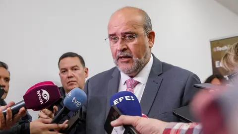 El vicepresidente primero, Jos&eacute; Luis Mart&iacute;nez Guijarro