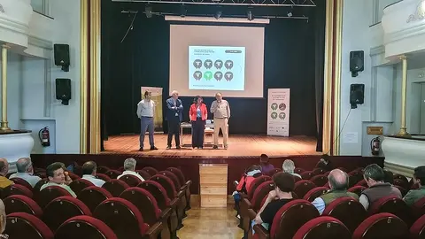 Un momento del acto celebrado en la tarde de este martes en el Teatro Municipal de Almod&oacute;var del Campo