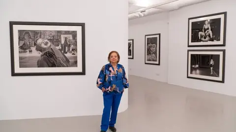 Cristina Garc&iacute;a Rodero el d&iacute;a de la inauguraci&oacute;n de su exposici&oacute;n &ldquo;Con la boca abierta&rdquo;, en La galer&iacute;a SELTZ by Ritter Ferrer