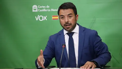 El portavoz del Grupo Parlamentario VOX en las Cortes de Castilla-La Mancha, Iv&aacute;n S&aacute;nchez