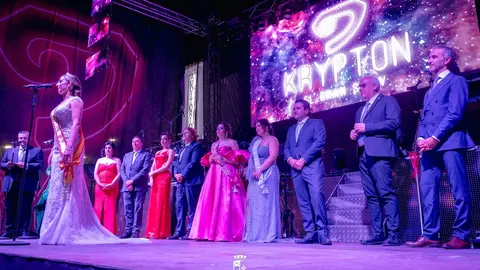 Momento de la coronaci&oacute;n de la Reina y Damas de la Virgen del Carmen de Pozuelo de Calatrava