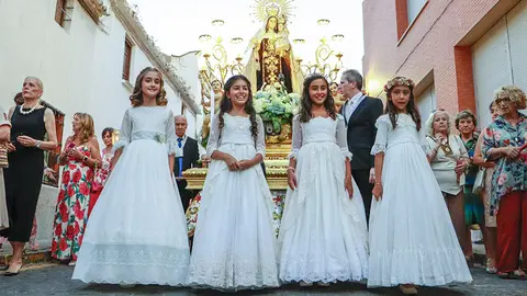 Acompa&ntilde;amiento de ni&ntilde;as que este a&ntilde;o han hecho la primera comuni&oacute;n