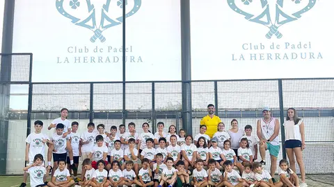 Posado con los participantes del primer turno del campus celebrado en julio