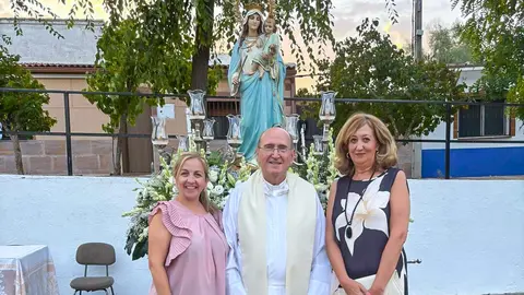 Autoridades, ayer ante ante la patrona de Valdeazogues