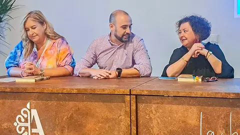 Carmen Gonz&aacute;lez, Jes&uacute;s Ruiz y Gala Cano