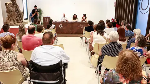 Un momento de la presentaci&oacute;n celebrada ayer tarde