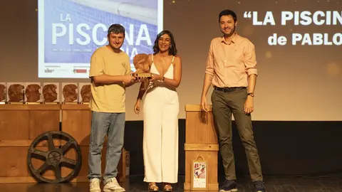 Momento de la entrega de un premio en la und&eacute;cima edici&oacute;n del Festival de Cine de Calzada de Calatrava