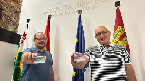 Andr&eacute;s C&aacute;rdenas y Santiago Bastante presentan la Tarjeta Ciuadadana Vive Corral