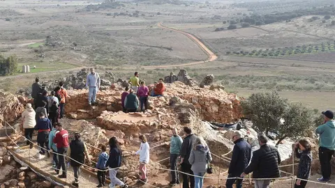 Panor&aacute;mica del yacimiento durante las visitas a Cruz de Mayo el pasado mes de diciembr. FUENTE Gamo Arqueolog&iacute;a