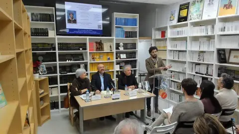 Adelaida Porras- Medrano; Basilio Rodr&iacute;guez Ca&ntilde;ada ; Francisco Guti&eacute;rrez Carbajo y de pie Daniel Miguela&ntilde;ez