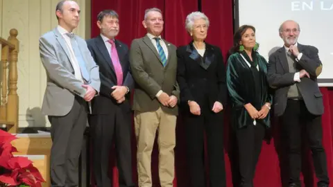 Antonio Pi&ntilde;as ; Luis Fernando Alguacil ; Jes&uacute;s Gallego; Maria &Aacute;ngeles Almacellas; Carmen Gonz&aacute;lez-Mart&iacute;n y Gabriel Rubio