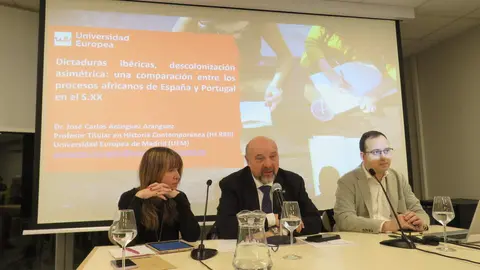 Giulia Quaggio; Basilio Rodr&iacute;guez Ca&ntilde;ada y Jos&eacute; Carlos Ar&aacute;nguez