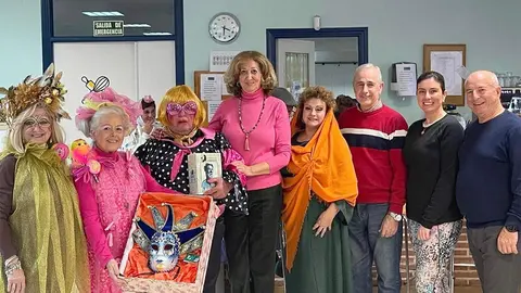Con las personas premiadas, responsables del Consejo de Mayores y ediles del Ayuntamiento