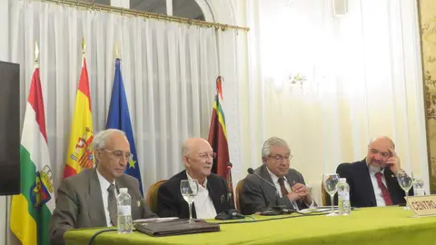De izquierda a derecha, Antonio N&uacute;&ntilde;ez Garc&iacute;a- Sauco, Fernando Riquelme Lid&oacute;n, F&eacute;lix Pancorbo Negueruela y Basilio Rodr&iacute;guez Ca&ntilde;ada