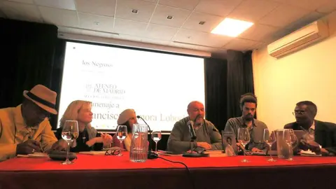 De izquierda a derecha, Justo Bolekia Bolek&aacute;; Barbara Fraticelli; Isabela de Aranzadi; Basilio Rodr&iacute;guez Ca&ntilde;ada; Miguel Zamora S&aacute;nchez e Inongo Vi-Makom&egrave;