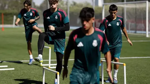 Screenshot 2026-07-22 at 00-12-21 Primer entrenamiento del Real Madrid C