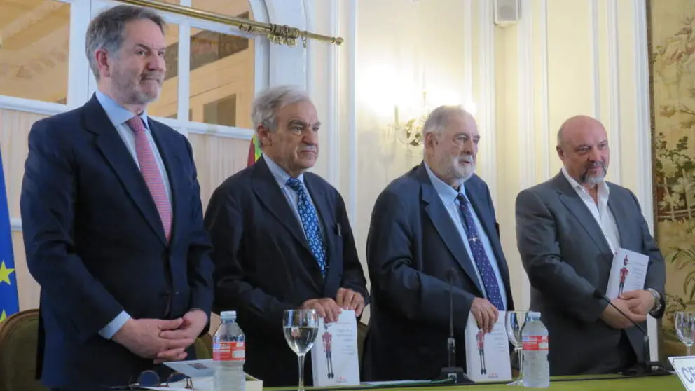 De izquierda a derecha, Bieito Rubido; Luis Peral; Juan Van-Halen y Basilio Rodr&iacute;guez Ca&ntilde;ada