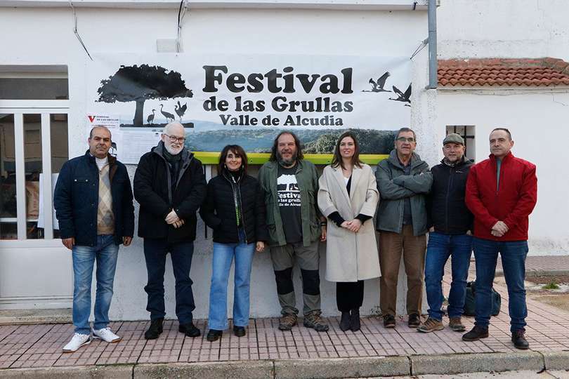 Posado de autoridades y organizadores