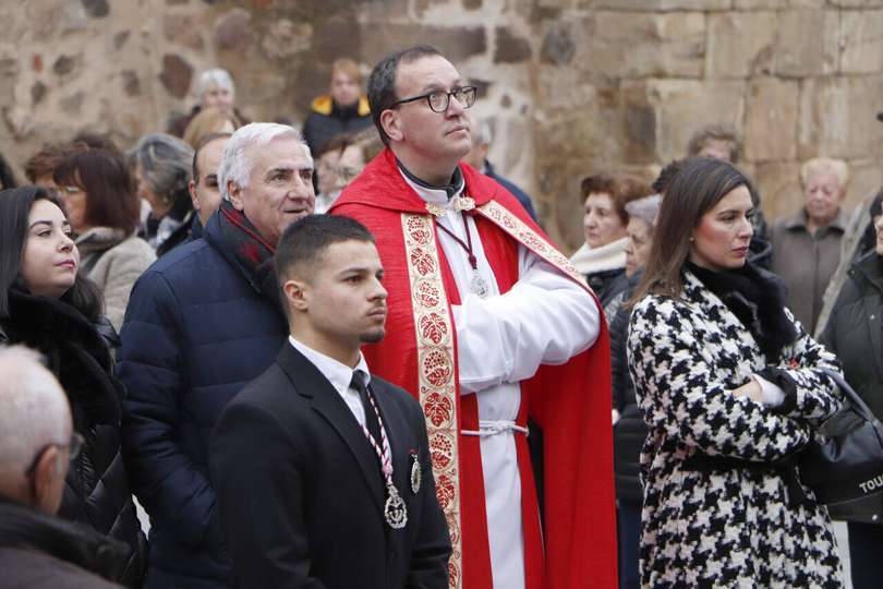 Autoridades civiles y religiosas, ayer en el desfile procesional