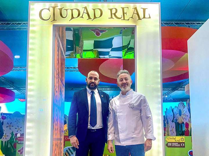 Jesús Ruiz y el chef Ricardo Gimeno, de Finca 'Villa Mercedes'