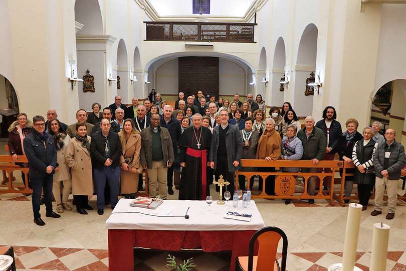 Los asistentes a la asamblea posaron para el recuerdo al término de la agenda del sábado