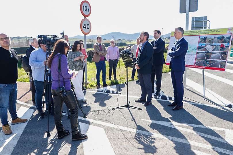 Un momento de la presentación de la carretera ya arreglada