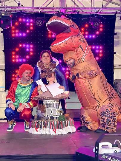 Primer premio infantil, mostrando monumentos emblemáticos